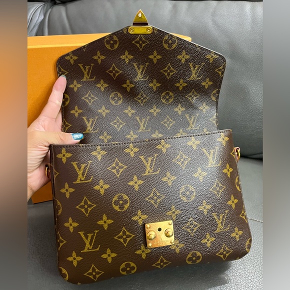 ‼️sold‼️Louis Vuitton Pochette Metis - Picture 8 of 16